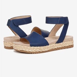 Soul Naturalizer Deara Sandals. Size 8. Blue